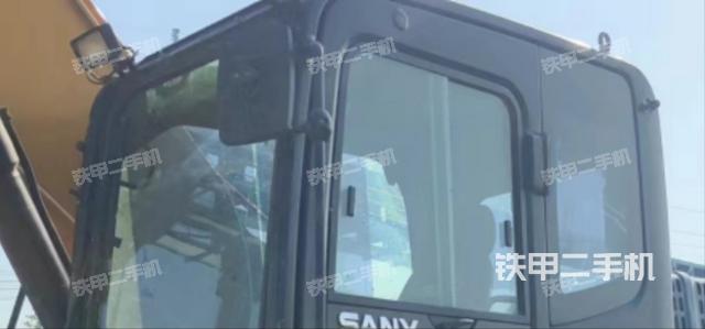 驾驶室顶部（整机外观）