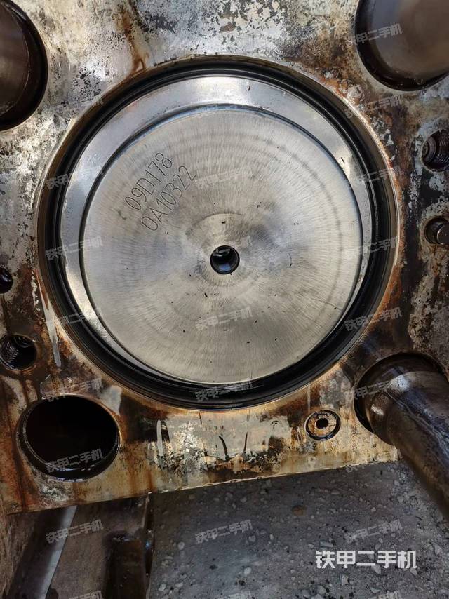 驾驶室操作台（设备外观及核心部件）