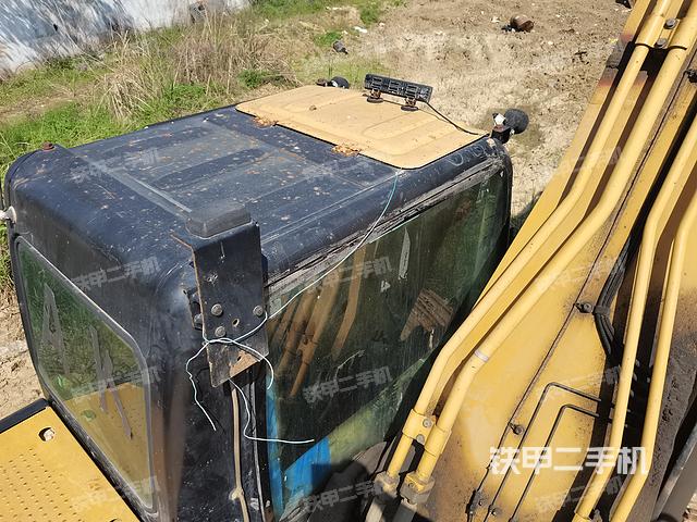 驾驶室顶部（整机外观）