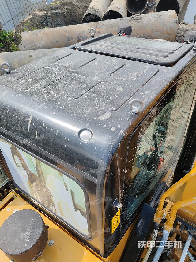 驾驶室顶部（整机外观）