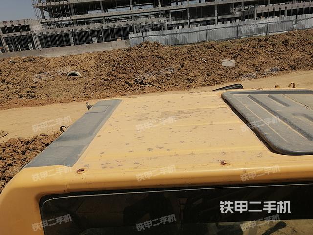 驾驶室顶部（整机外观）