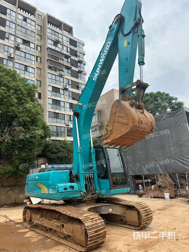 单侧履带整体（整机外观）