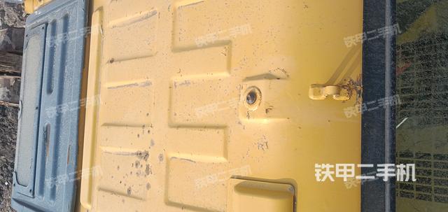 驾驶室顶部（整机外观）