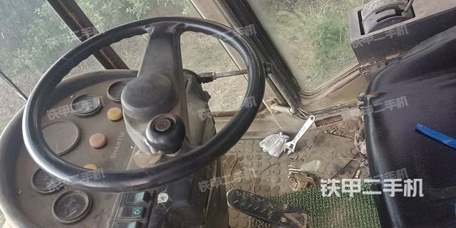 驾驶室操作台（设备外观及核心部件）