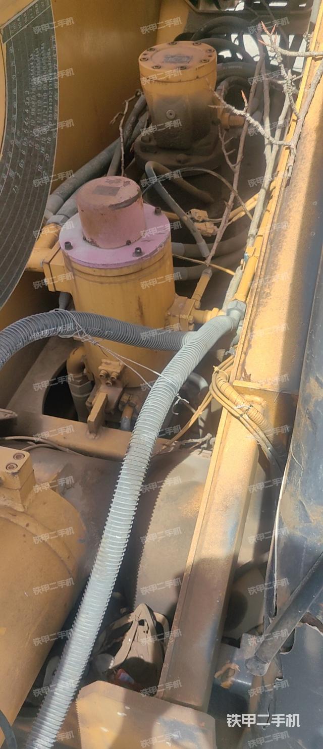 整机右侧（设备外观及核心部件）