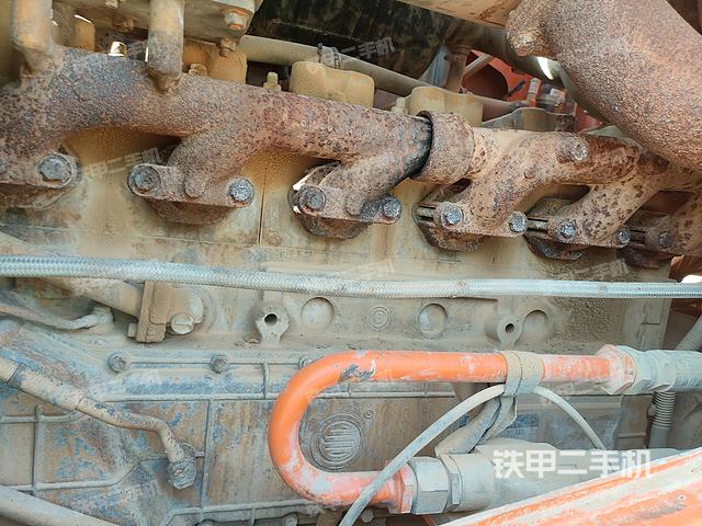 发动机左侧（整机外观及大件）