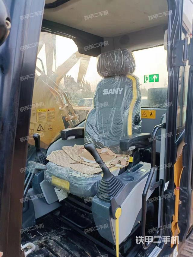 驾驶室整体（整机外观）