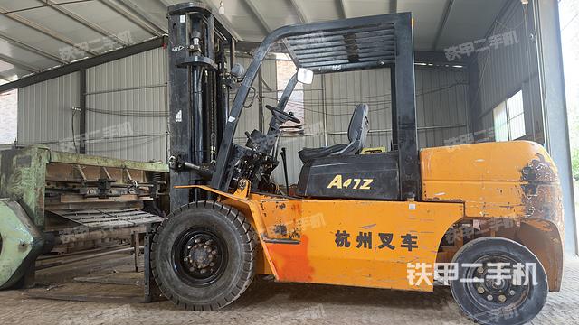 整机左侧（设备外观及核心部件）