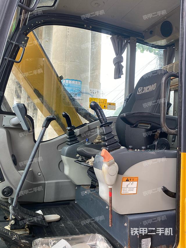 驾驶室整体（整机外观）