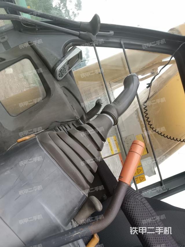 驾驶室整体（整机外观）