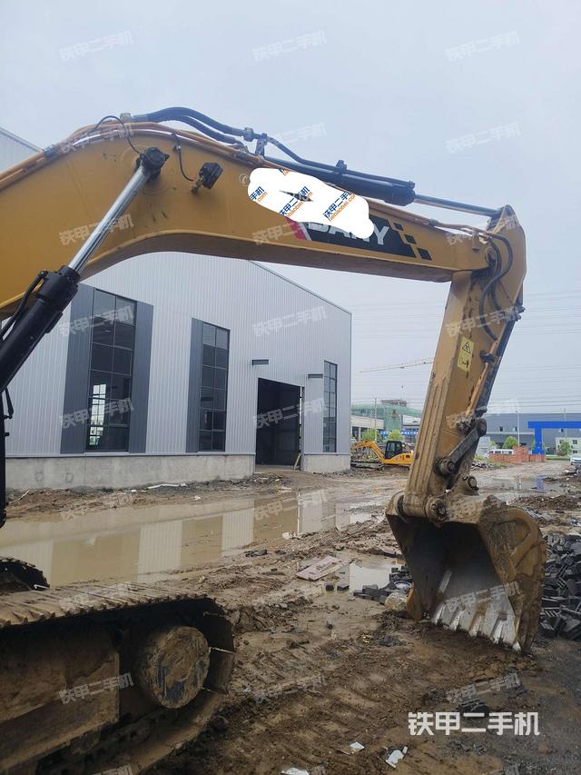 大臂背部俯视（工作和回转装置）