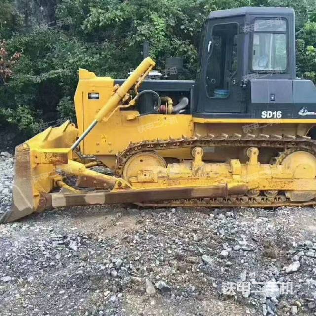 整机右侧（设备外观及核心部件）