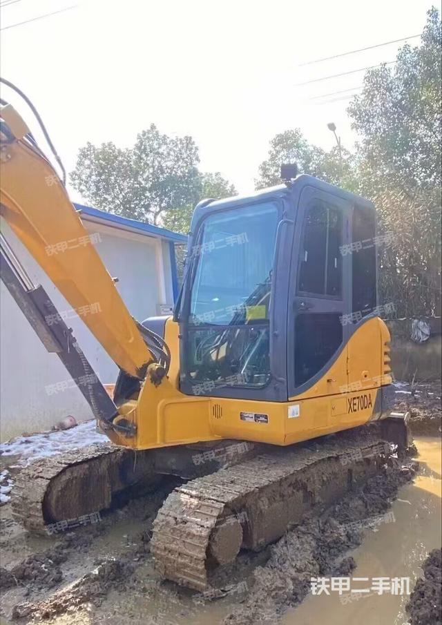 驾驶室整体（整机外观）