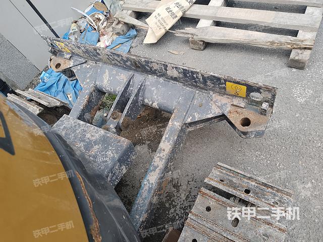 回转马达和主控阀（整机外观）