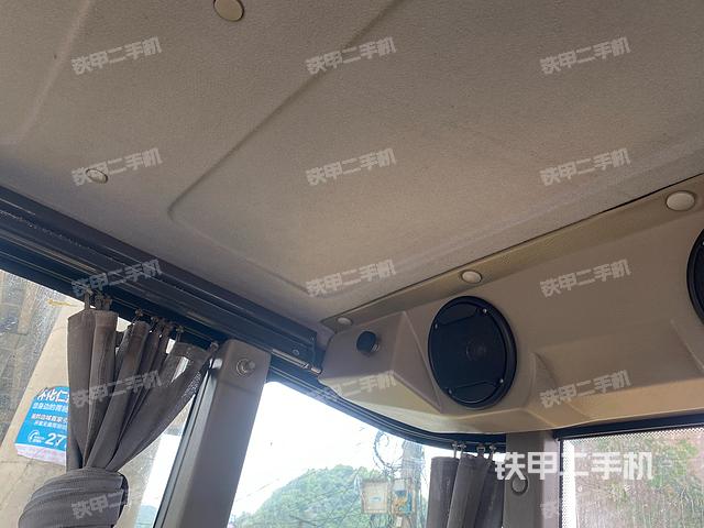 驾驶室顶部（整机外观）