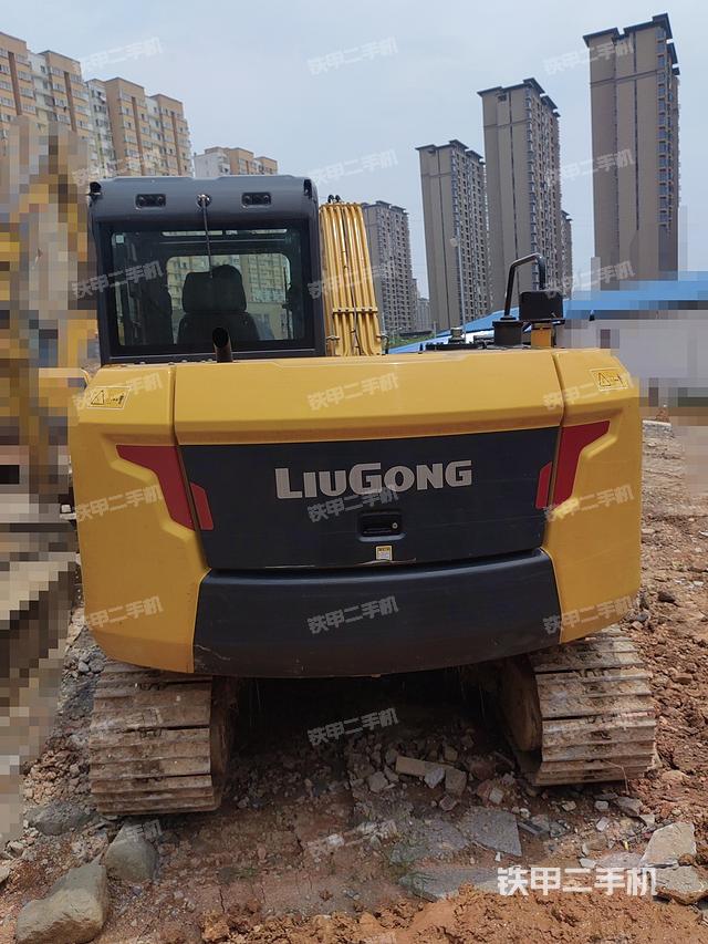 驾驶室顶部（整机外观）