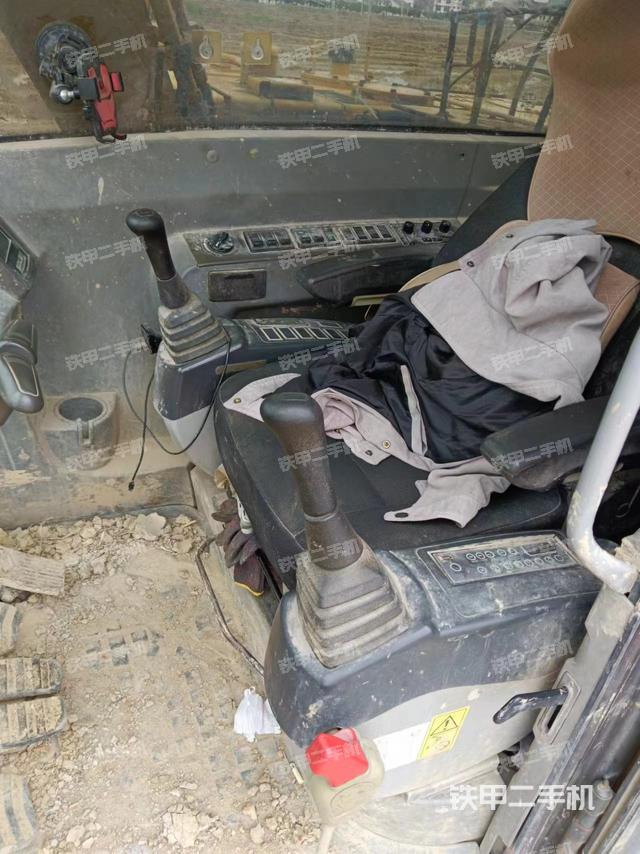 驾驶室整体（整机外观）