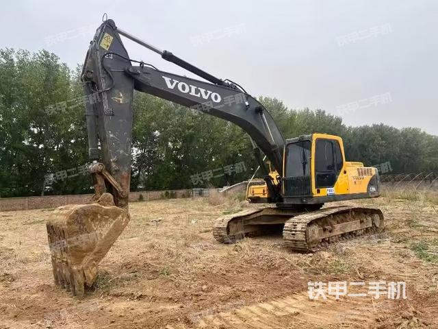 沃爾沃EC240BLC挖掘機