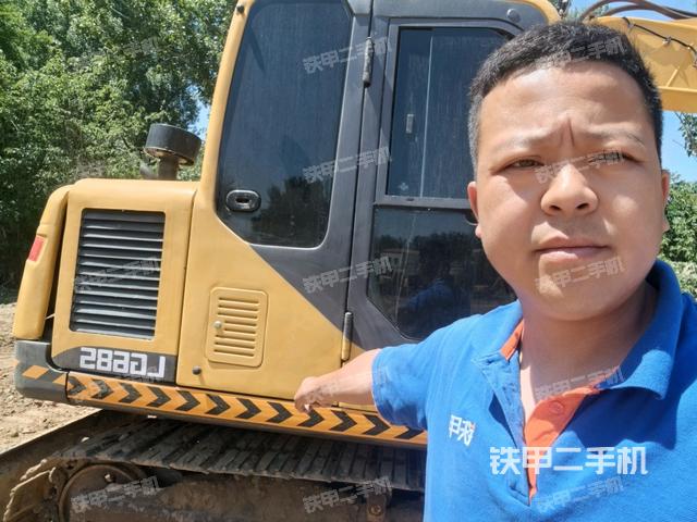 山东临工E685F挖掘机的设备实拍-第1张实拍照片