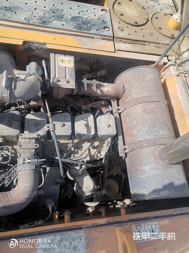 驾驶室顶部（整机外观）