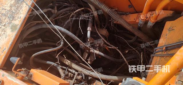 回轉(zhuǎn)馬達和主控閥（整機外觀）