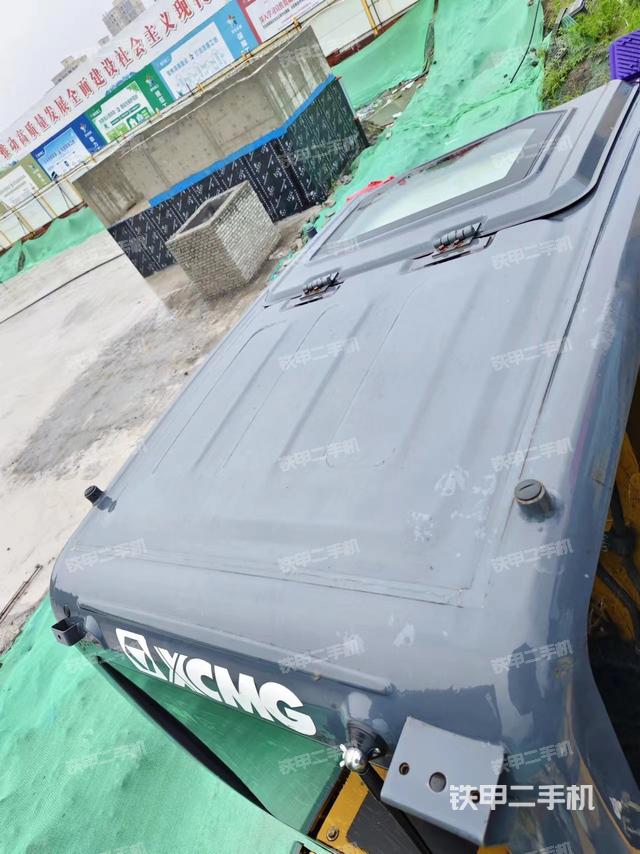 驾驶室顶部（整机外观）