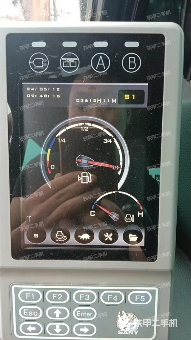 驾驶室整体（整机外观）