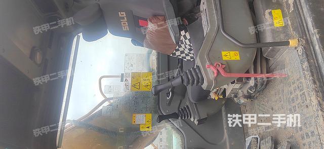 驾驶室整体（整机外观）