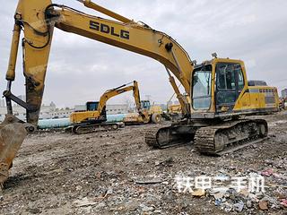 济南山东临工LG6210E挖掘机实拍图片