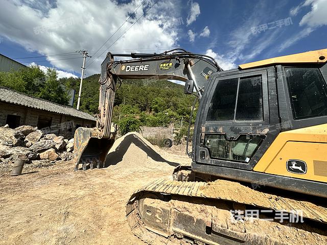 驾驶室顶部（整机外观）