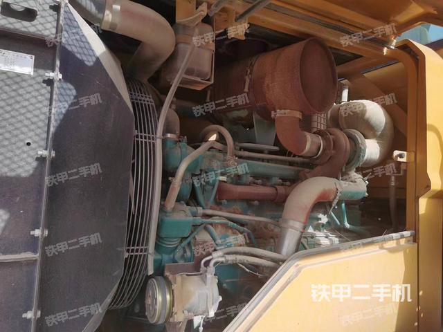 发动机左侧（整机外观及大件）