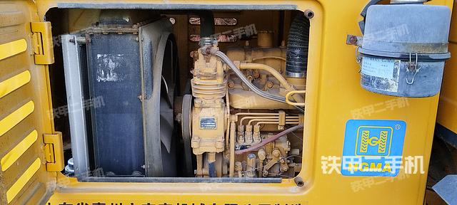 发动机右侧（整机外观及大件）