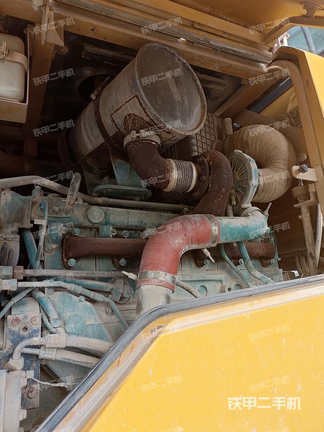 发动机右侧（整机外观及大件）