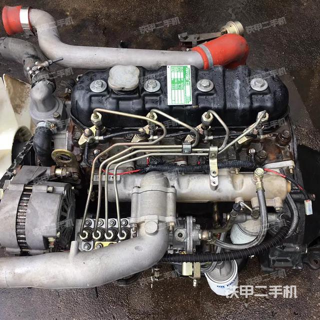 发动机右侧（整机外观及大件）