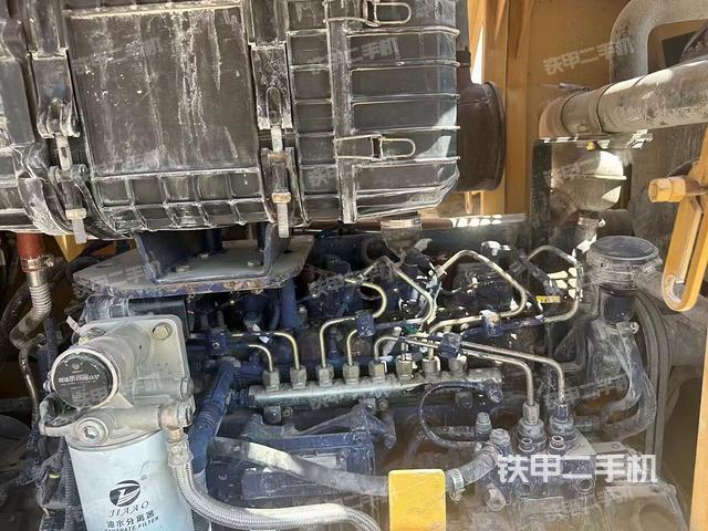 发动机左侧（整机外观及大件）