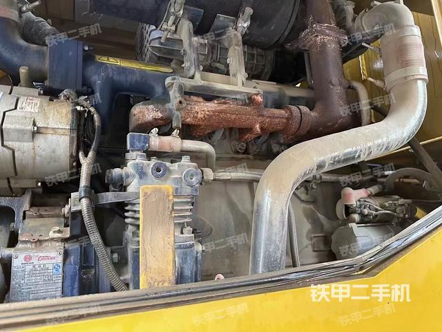 发动机右侧（整机外观及大件）