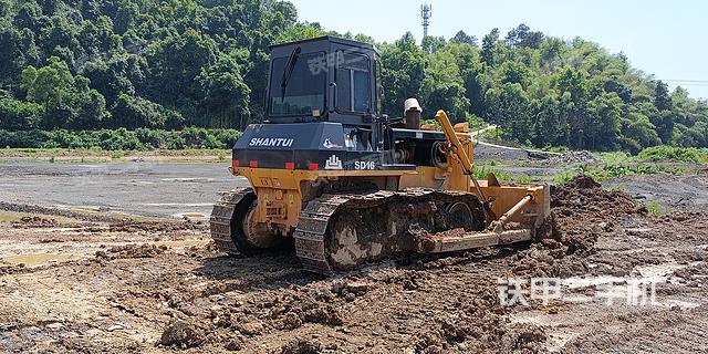 整机右后45°（设备外观及核心部件）