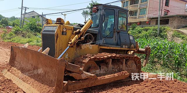 山推SD16标准型推土机