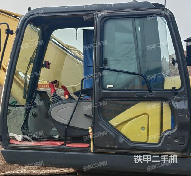 驾驶室整体（整机外观）