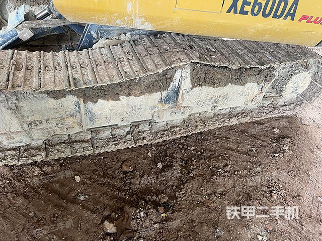 单侧履带整体（整机外观）