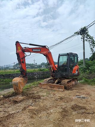 杭州斗山DX55-9C挖掘机实拍图片
