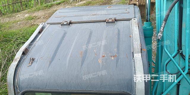 驾驶室顶部（整机外观）