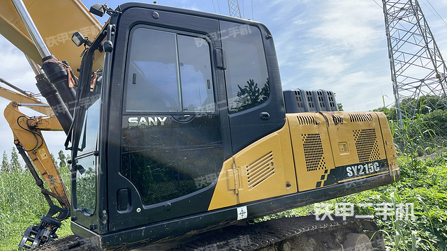 驾驶室整体（整机外观）