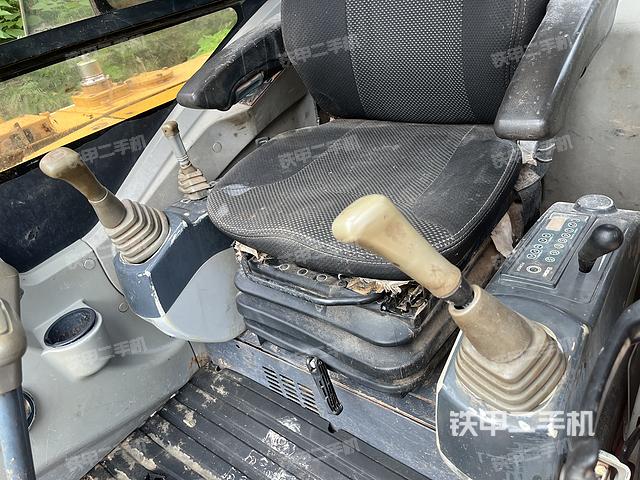 驾驶室整体（整机外观）