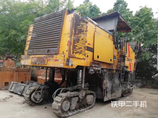 整机右后45°（设备外观及核心部件）