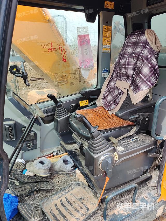 驾驶室整体（整机外观）