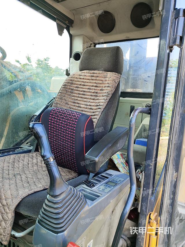 驾驶室整体（整机外观）