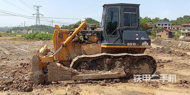 整机左侧（设备外观及核心部件）