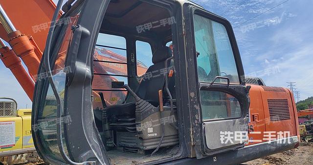 驾驶室整体（整机外观）