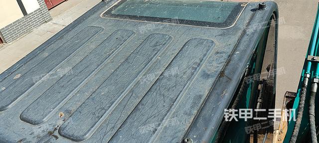 驾驶室顶部（整机外观）